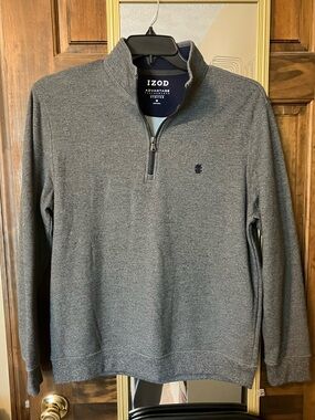 IZOD Men's Gray Quarter-Zip Sweater - Stretch Performance